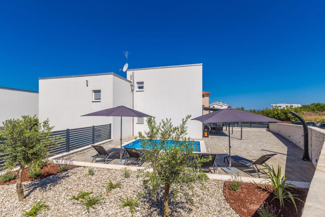 Holiday House Sunlight With Heated Pool Malinska Exteriér fotografie